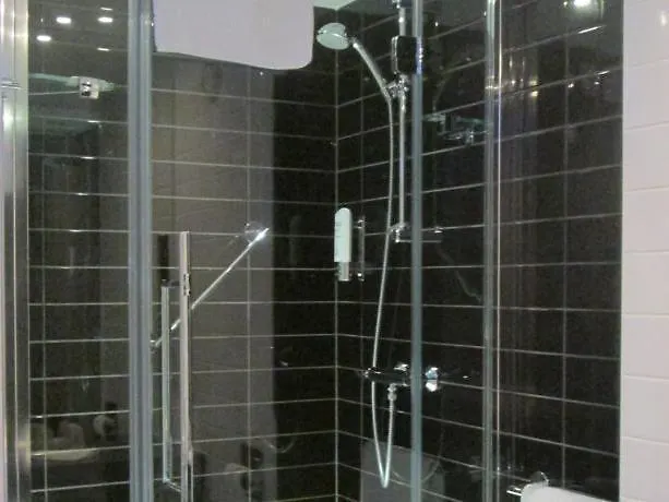 Hotel Holiday Inn Express Manchester Airport By Ihg Ringway